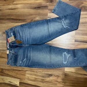 Levi's Women's Slim Jeans in Distressed Blue